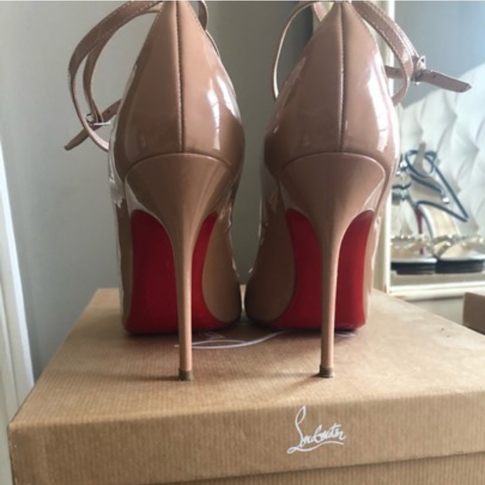 Shoes , heels